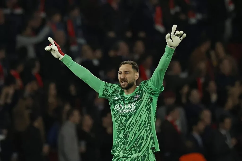 MU vung tiền mua ‘siêu nhện’ Donnarumma