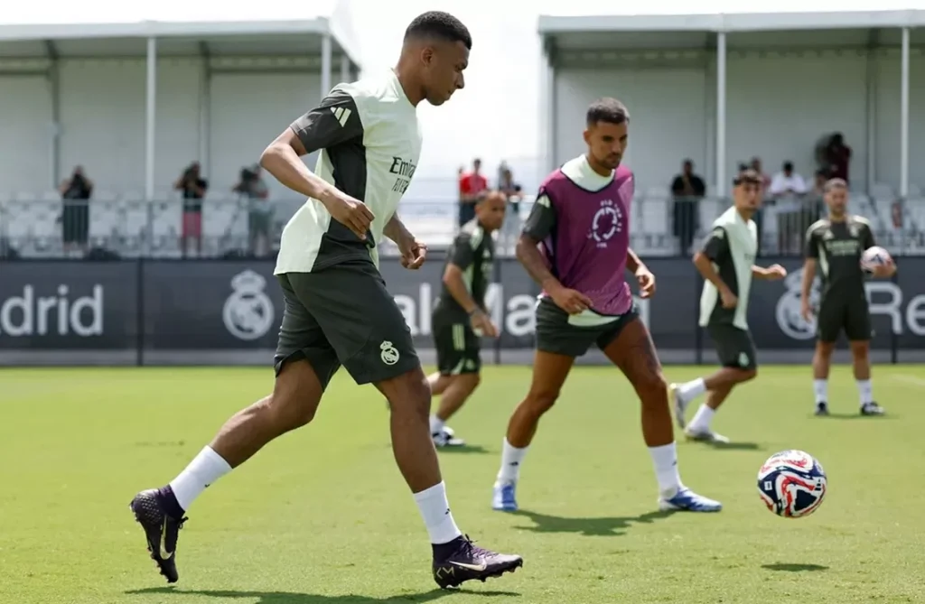 Mbappe tái xuất ở trận Real Madrid gặp Juventus hoặc Man City